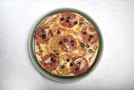 Spicy salami, onion &amp; olives 